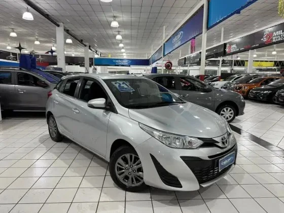 foto do veículo Toyota Yaris 16V XL PLUS CONNECT MULTIDRIVE 1.5