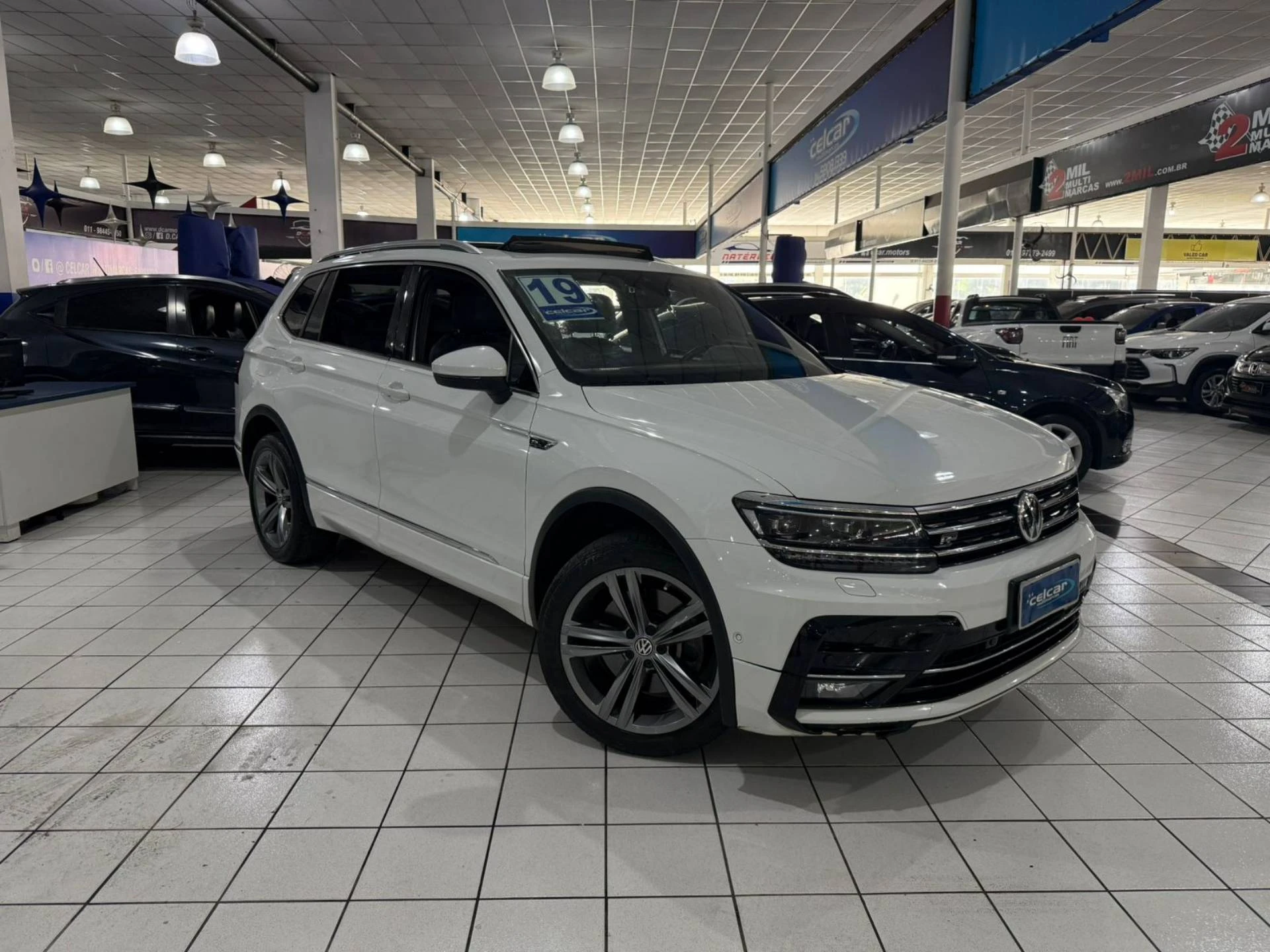 foto do veículo Volkswagen Tiguan 350 TSI ALLSPACE R-LINE 4MOTION DSG 2.0