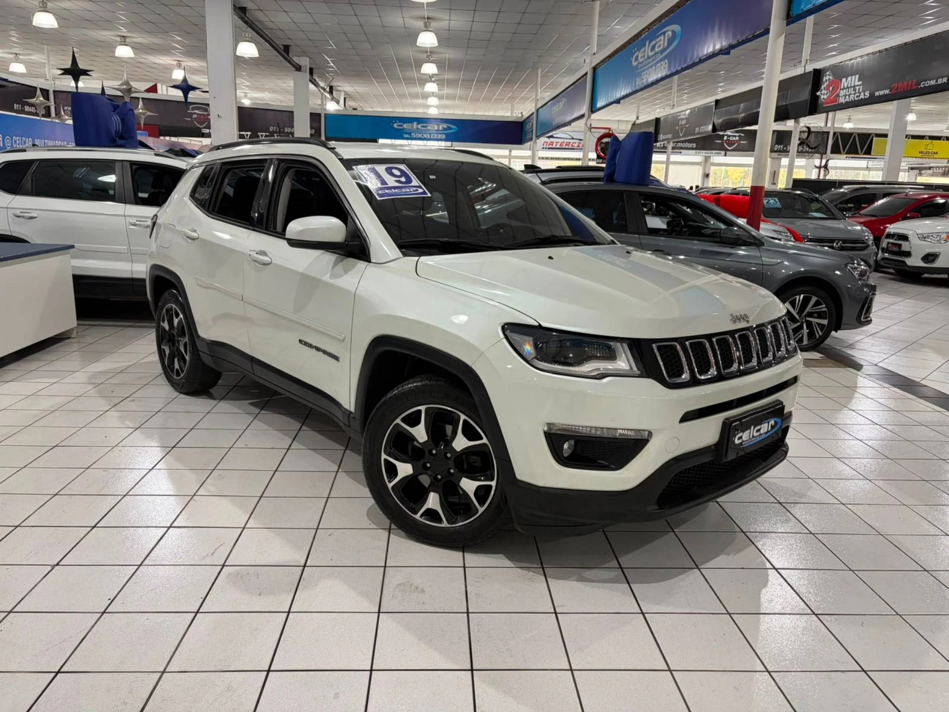 foto do veículo Jeep Compass 16V LONGITUDE 2.0